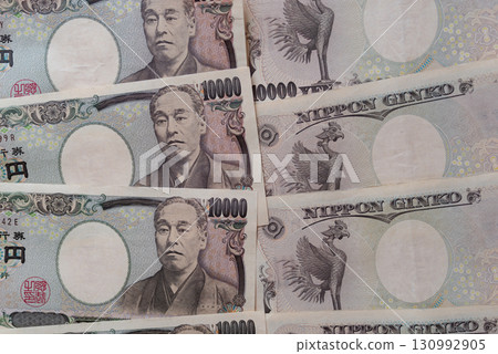 日本10000日圓紙幣背景 130992905