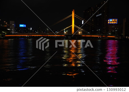 燈光璀璨的新大橋 130993012