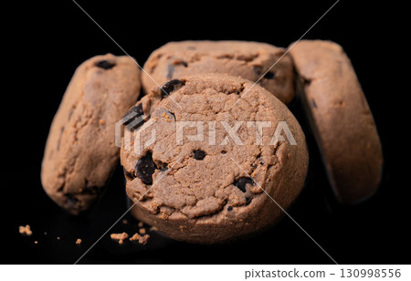 chocolate brownie biscuit 130998556