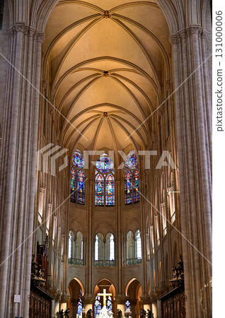 巴黎聖母院美麗的內部 131000006