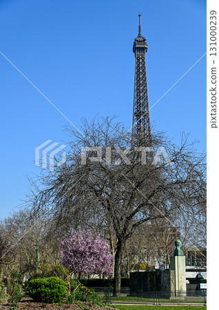 Beautiful stained glass windows in Sainte-Chapelle, Paris 131000239