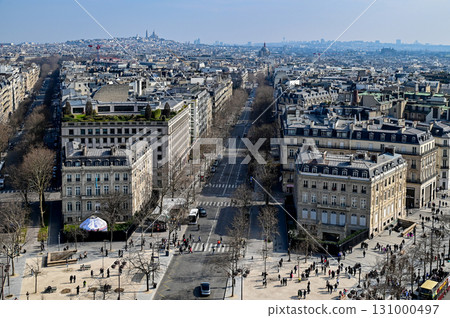 從巴黎凱旋門頂部欣賞美麗的城市景觀 131000497