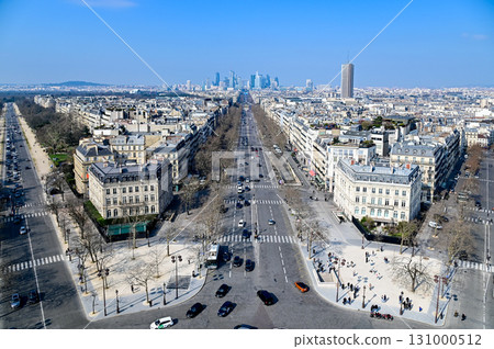 從巴黎凱旋門頂部欣賞美麗的城市景觀 131000512