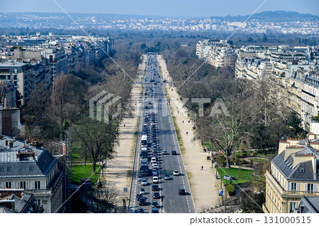 從巴黎凱旋門頂部欣賞美麗的城市景觀 131000515