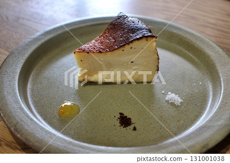 Basque Cheesecake at a Traditional Cafe in Kurashiki's Bikan Historical Quarter 131001038