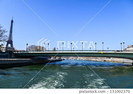 從塞納河遊船上欣賞巴黎的美景 從塞納河遊船上欣賞巴黎的美景 131002370