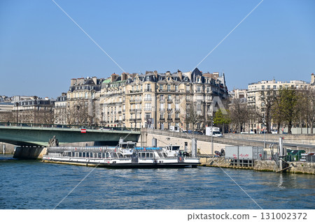 Beautiful view of Paris from a Seine River cruise ship Beautiful view of Paris from a Seine River cruise ship 131002372