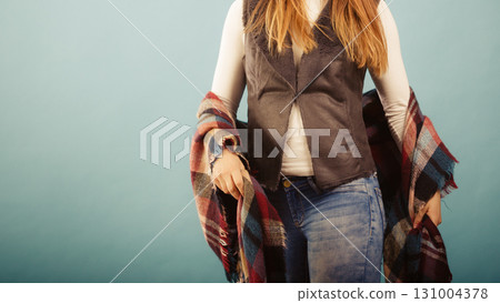 Fashionable girl in autumn warm clothing Fashionable girl in autumn warm clothing 131004378