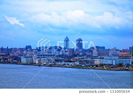 View of NEXT21 and other facilities from the docked Shin Nihonkai Ferry "Azalea" 131005634