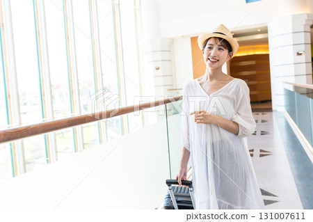 young woman traveling 131007611