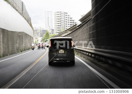 私家車行駛影像主幹道 私家車行駛影像主幹道 131008906