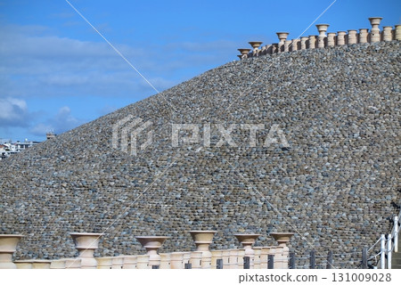 Goshikizuka Tomb in Tarumi Ward, Kobe City (a restored tomb): The circular mound covered with volcanic rocks (reconstructed) 131009028