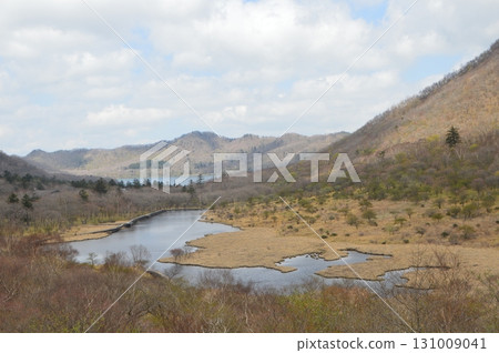 View of Kakumanbuchi from Mount Jizo on Mount Akagi (Gunma Prefecture) 131009041