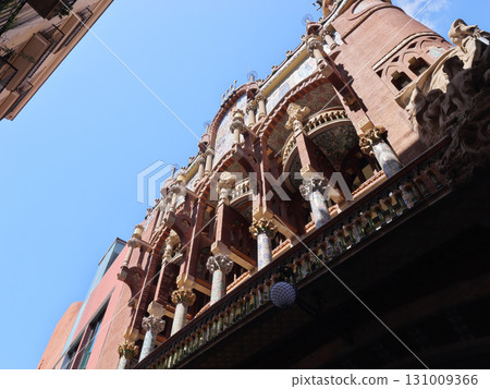 西班牙，巴塞隆納，加泰隆尼亞音樂宮，五月陽光燦爛的日子 131009366