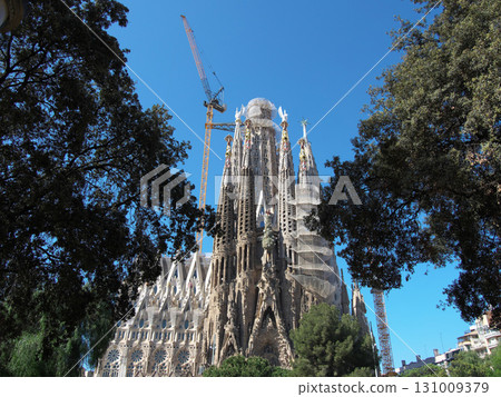 西班牙，巴塞隆納，聖家堂，聖誕立面，五月清晨 131009379