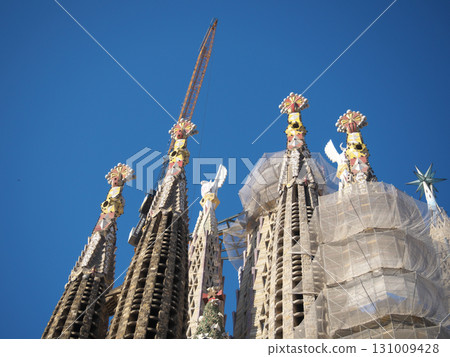 西班牙，巴塞隆納，聖家堂，聖誕立面，五月清晨 131009428
