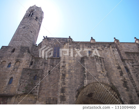 西班牙巴塞隆納帕勞雷亞爾市長，五月的陽光明媚的日子 131009460