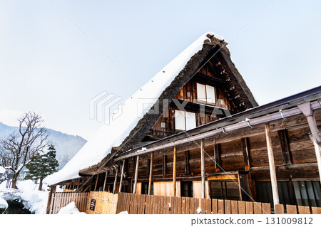 Snowy scenery of Shirakawa-go - Kanda family Snowy scenery of Shirakawa-go - Kanda family 131009812