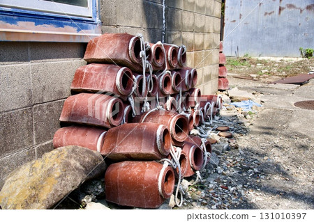 Stacked octopus traps Stacked octopus traps 131010397