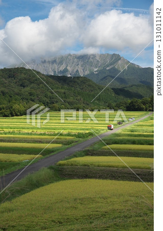 鳥取縣的秋天，伯耆大山腳下的梯田 131011142