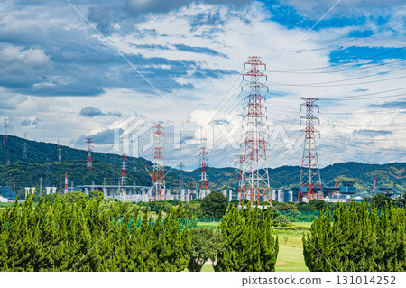 View of the riverbed from the Yodo River embankment, Hirakata City, Osaka Prefecture View of the riverbed from the Yodo River embankment, Hirakata City, Osaka Prefecture 131014252