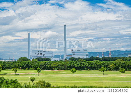 Yodo River riverside golf course, Hirakata City, Osaka Prefecture Yodo River riverside golf course, Hirakata City, Osaka Prefecture 131014892