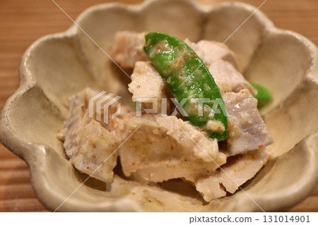 Chicken and lotus root with sesame mayonnaise from a Japanese restaurant in Kurashiki's scenic area 131014901
