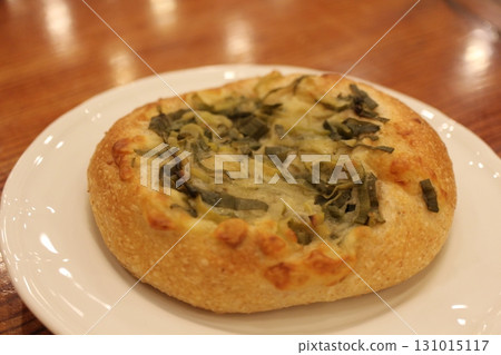 Kurashiki Bikan Historical Quarter Cafe: Green Onion and Cheese Bread 131015117
