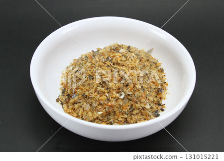 Domestic flying fish sardines crushed to make it easier to extract broth 131015221