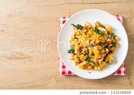 stir-fried egg with Thai basil and chilli stir-fried egg with Thai basil and chilli 131016008