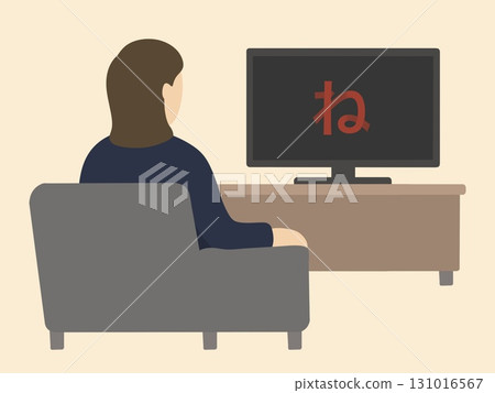 一位女士坐在沙發上看 Netflix 一位女士坐在沙發上看 Netflix 131016567