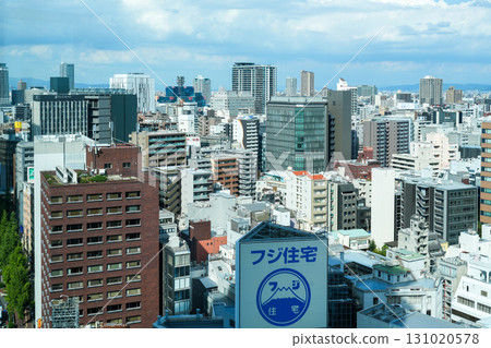 View of Midosuji, Yodoyabashi, and Nakanoshima from Dojimahama Tower in Osaka (photographed in September 2025) 131020578