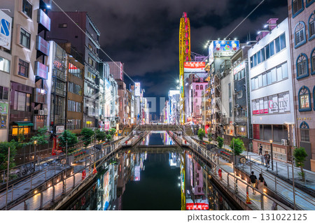 大阪府道頓堀的夜景 大阪府道頓堀的夜景 131022125