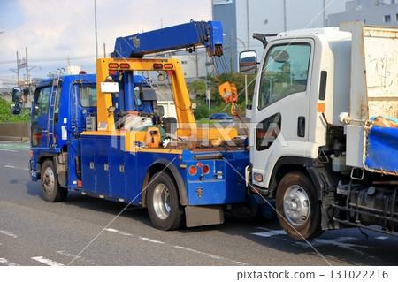 卡車被拖走 卡車被拖走 131022216