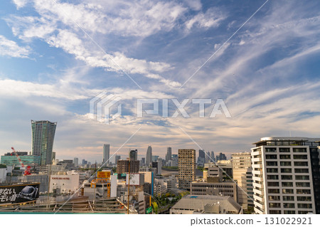 東京：黃昏時的東京城市景觀，從澀谷眺望 131022921