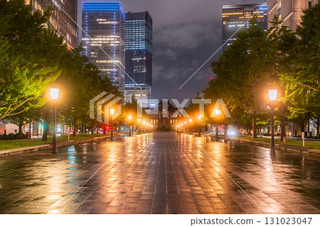 東京車站：美麗的雨夜景色 131023047