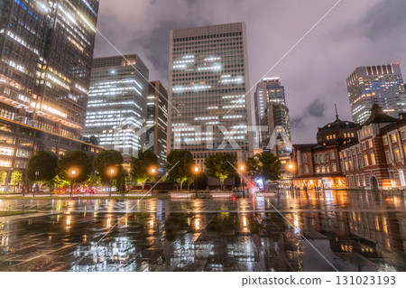 Tokyo Station: A gorgeous rainy night view Tokyo Station: A gorgeous rainy night view 131023193