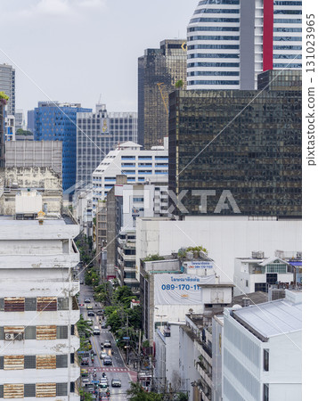 泰國曼谷素拉翁路周圍建築物的鳥瞰圖 131023965
