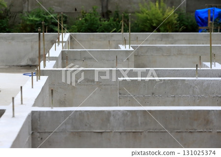 Concrete foundations for detached houses 131025374