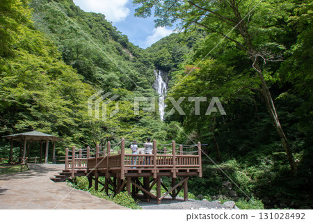 岡山縣真庭市神場瀑布自然公園，日本百大瀑布之一 131028492