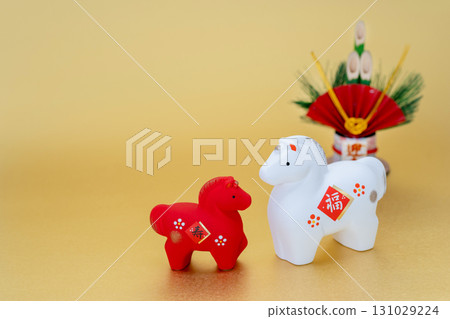 Year of the Horse New Year's Material Red and White Horse and Kadomatsu Year of the Horse New Year's Material Red and White Horse and Kadomatsu 131029224