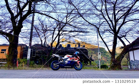 蒸汽機車和摩托車 131029519