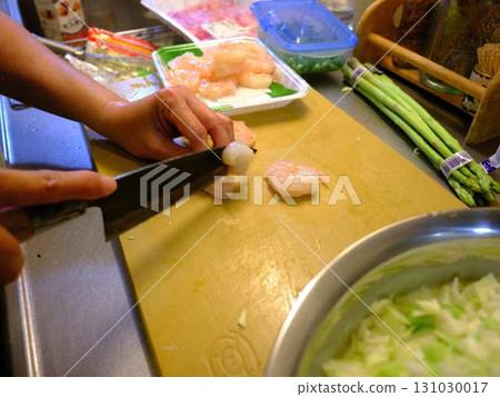 Okonomiyaki cooking kitchen Okonomiyaki cooking kitchen 131030017