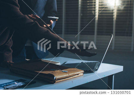 Lawyer explained to the client about the law that must be brought against the court case. Lawyer explained to the client about the law that must be brought against the court case. 131030701