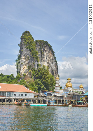 Stunning seascape of panyee island with limestone cliffs and floating village Stunning seascape of panyee island with limestone cliffs and floating village 131032911