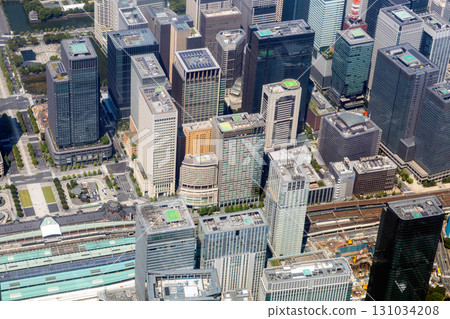 從東京車站上空俯瞰大手町的建築物 131034208