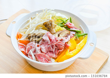 用微波爐輕鬆製作炒麵 131036784