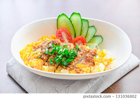 Western-style pork cutlet bowl 131036802