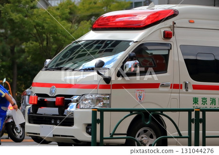 ambulance  131044276
