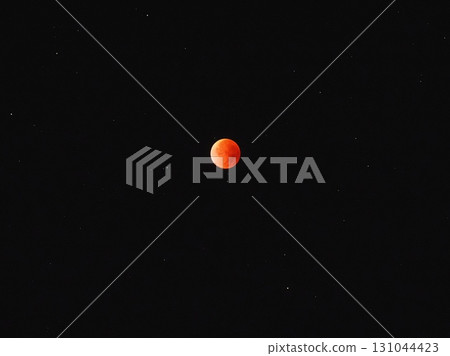 Total lunar eclipse surrounded by stars (20250908032101) 131044423